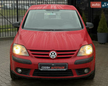 Красный Фольксваген Гольф Плюс, объемом двигателя 1.9 л и пробегом 240 тыс. км за 5900 $, фото 5 на Automoto.ua
