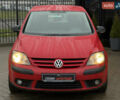 Красный Фольксваген Гольф Плюс, объемом двигателя 1.9 л и пробегом 240 тыс. км за 5900 $, фото 5 на Automoto.ua