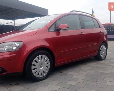 Красный Фольксваген Гольф Плюс, объемом двигателя 1.4 л и пробегом 235 тыс. км за 6900 $, фото 8 на Automoto.ua