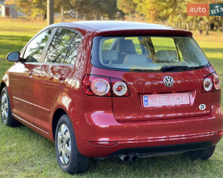 Красный Фольксваген Гольф Плюс, объемом двигателя 1.4 л и пробегом 177 тыс. км за 5999 $, фото 7 на Automoto.ua