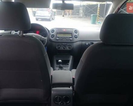 Красный Фольксваген Гольф Плюс, объемом двигателя 1.4 л и пробегом 235 тыс. км за 6900 $, фото 13 на Automoto.ua