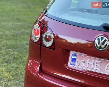 Красный Фольксваген Гольф Плюс, объемом двигателя 1.4 л и пробегом 177 тыс. км за 5999 $, фото 6 на Automoto.ua