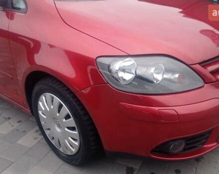 Красный Фольксваген Гольф Плюс, объемом двигателя 1.4 л и пробегом 235 тыс. км за 6900 $, фото 10 на Automoto.ua