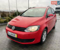 Красный Фольксваген Гольф Плюс, объемом двигателя 1.6 л и пробегом 195 тыс. км за 5999 $, фото 1 на Automoto.ua