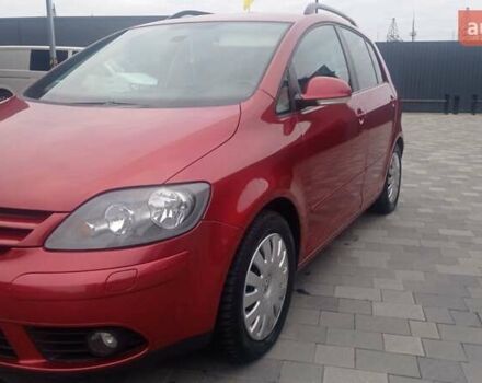 Красный Фольксваген Гольф Плюс, объемом двигателя 1.4 л и пробегом 235 тыс. км за 6900 $, фото 14 на Automoto.ua