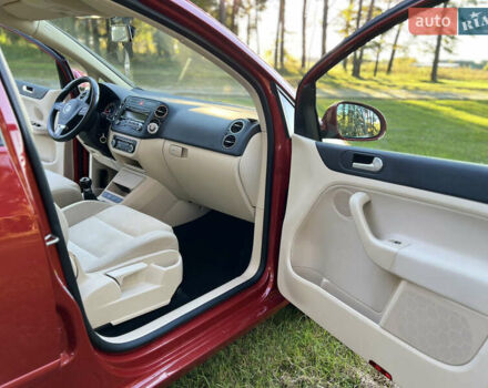 Красный Фольксваген Гольф Плюс, объемом двигателя 1.4 л и пробегом 177 тыс. км за 5999 $, фото 11 на Automoto.ua