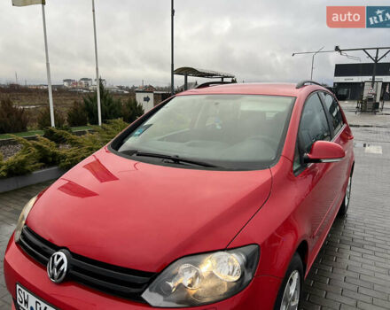 Красный Фольксваген Гольф Плюс, объемом двигателя 1.6 л и пробегом 195 тыс. км за 5999 $, фото 2 на Automoto.ua
