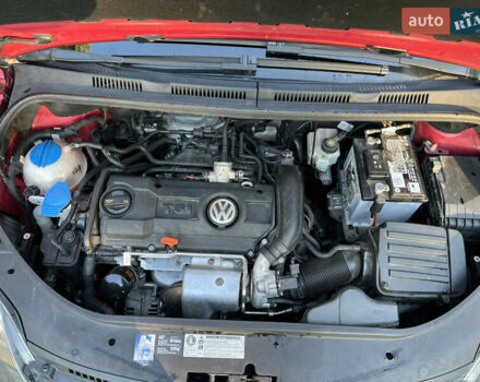 Красный Фольксваген Гольф Плюс, объемом двигателя 1.4 л и пробегом 177 тыс. км за 5999 $, фото 20 на Automoto.ua