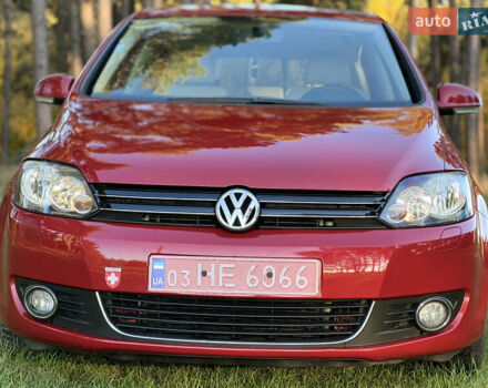 Красный Фольксваген Гольф Плюс, объемом двигателя 1.4 л и пробегом 177 тыс. км за 5999 $, фото 2 на Automoto.ua