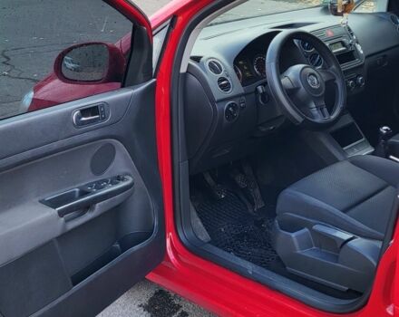 Фольксваген Golf Plus 2010 у Кропивницькому (Кіровограді) на Automoto.ua Червоний Фольксваген Golf Plus, об'ємом двигуна 1.6 л та пробігом 270 тис. км за 8400 $, фото 6 на Automoto.ua