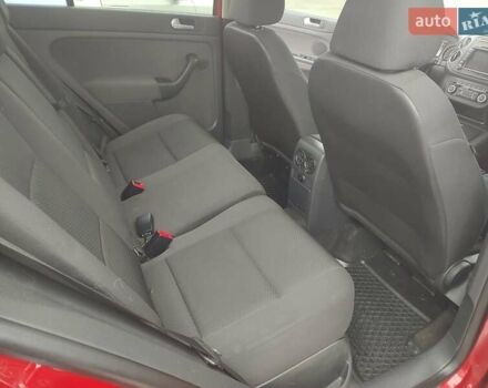 Красный Фольксваген Гольф Плюс, объемом двигателя 1.39 л и пробегом 100 тыс. км за 8700 $, фото 1 на Automoto.ua