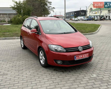 Красный Фольксваген Гольф Плюс, объемом двигателя 1.4 л и пробегом 161 тыс. км за 8900 $, фото 2 на Automoto.ua