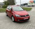 Красный Фольксваген Гольф Плюс, объемом двигателя 1.4 л и пробегом 161 тыс. км за 8900 $, фото 2 на Automoto.ua