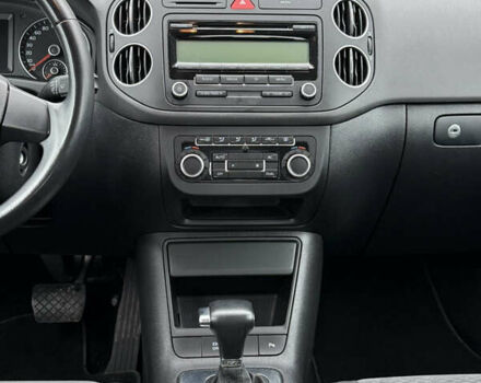 Красный Фольксваген Гольф Плюс, объемом двигателя 1.4 л и пробегом 161 тыс. км за 8900 $, фото 42 на Automoto.ua