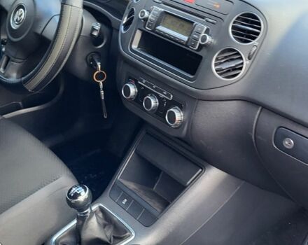 Фольксваген Golf Plus 2010 у Кропивницькому (Кіровограді) на Automoto.ua Червоний Фольксваген Golf Plus, об'ємом двигуна 1.6 л та пробігом 270 тис. км за 8400 $, фото 4 на Automoto.ua