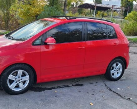 Фольксваген Golf Plus 2010 у Кропивницькому (Кіровограді) на Automoto.ua Червоний Фольксваген Golf Plus, об'ємом двигуна 1.6 л та пробігом 270 тис. км за 8400 $, фото 1 на Automoto.ua