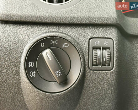 Красный Фольксваген Гольф Плюс, объемом двигателя 1.4 л и пробегом 93 тыс. км за 9300 $, фото 20 на Automoto.ua