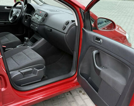 Красный Фольксваген Гольф Плюс, объемом двигателя 1.4 л и пробегом 161 тыс. км за 8700 $, фото 42 на Automoto.ua