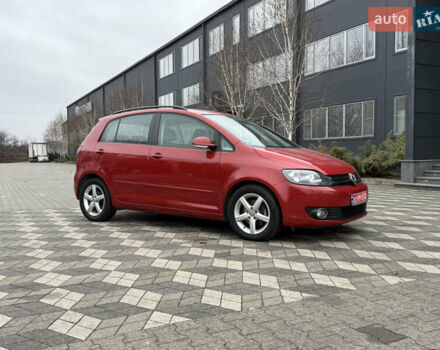 Красный Фольксваген Гольф Плюс, объемом двигателя 1.4 л и пробегом 161 тыс. км за 8700 $, фото 1 на Automoto.ua
