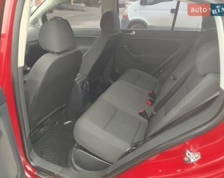 Красный Фольксваген Гольф Плюс, объемом двигателя 1.39 л и пробегом 100 тыс. км за 8700 $, фото 5 на Automoto.ua