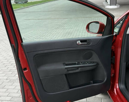 Красный Фольксваген Гольф Плюс, объемом двигателя 1.4 л и пробегом 161 тыс. км за 8900 $, фото 46 на Automoto.ua