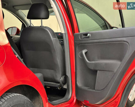 Красный Фольксваген Гольф Плюс, объемом двигателя 1.4 л и пробегом 93 тыс. км за 9300 $, фото 23 на Automoto.ua