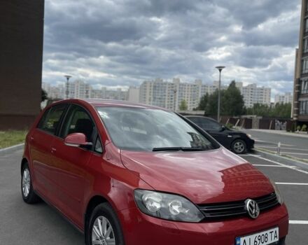 Красный Фольксваген Гольф Плюс, объемом двигателя 1.6 л и пробегом 220 тыс. км за 6400 $, фото 2 на Automoto.ua