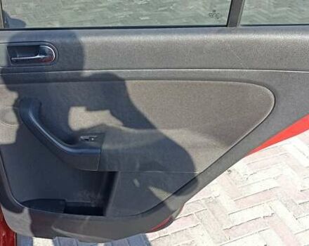 Красный Фольксваген Гольф Плюс, объемом двигателя 1.39 л и пробегом 166 тыс. км за 6200 $, фото 11 на Automoto.ua