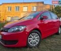 Красный Фольксваген Гольф Плюс, объемом двигателя 1.6 л и пробегом 219 тыс. км за 7700 $, фото 1 на Automoto.ua