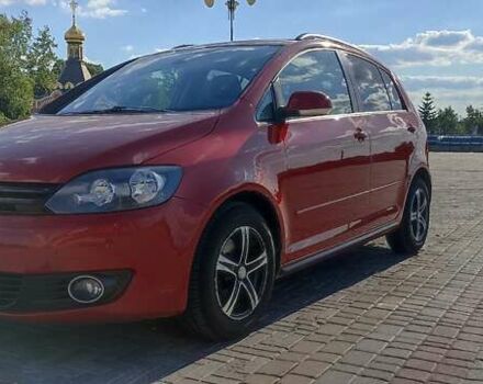 Красный Фольксваген Гольф Плюс, объемом двигателя 1.39 л и пробегом 166 тыс. км за 6200 $, фото 2 на Automoto.ua