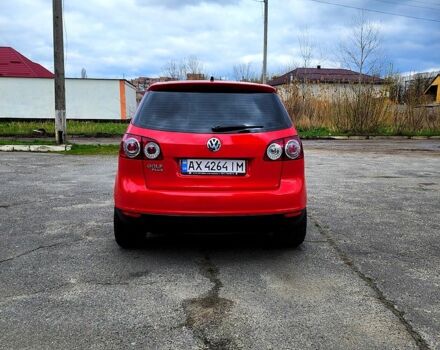 Красный Фольксваген Гольф Плюс, объемом двигателя 16 л и пробегом 350 тыс. км за 6500 $, фото 4 на Automoto.ua