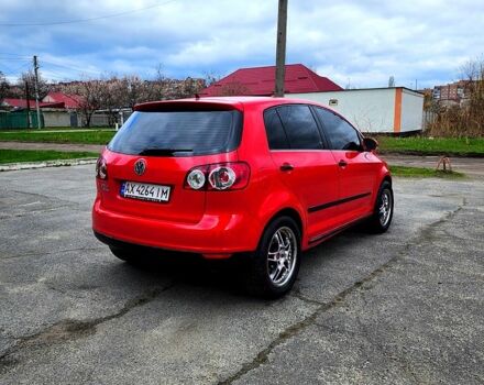 Красный Фольксваген Гольф Плюс, объемом двигателя 16 л и пробегом 350 тыс. км за 6500 $, фото 5 на Automoto.ua