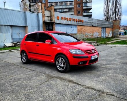 Красный Фольксваген Гольф Плюс, объемом двигателя 16 л и пробегом 350 тыс. км за 6500 $, фото 7 на Automoto.ua