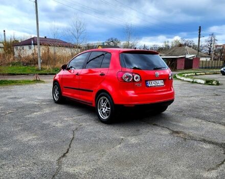 Красный Фольксваген Гольф Плюс, объемом двигателя 16 л и пробегом 350 тыс. км за 6500 $, фото 3 на Automoto.ua