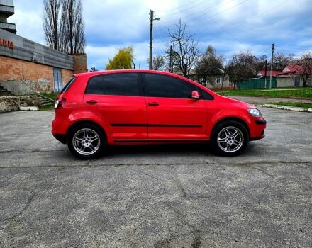Красный Фольксваген Гольф Плюс, объемом двигателя 16 л и пробегом 350 тыс. км за 6500 $, фото 6 на Automoto.ua