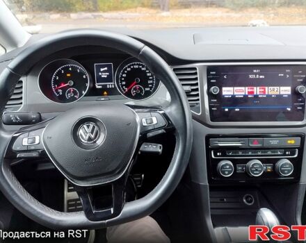 Червоний Фольксваген Golf Plus, об'ємом двигуна 1.5 л та пробігом 14 тис. км за 19500 $, фото 3 на Automoto.ua