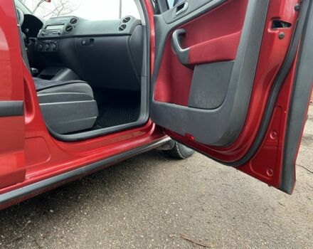 Красный Фольксваген Гольф Плюс, объемом двигателя 1.6 л и пробегом 247 тыс. км за 6500 $, фото 19 на Automoto.ua