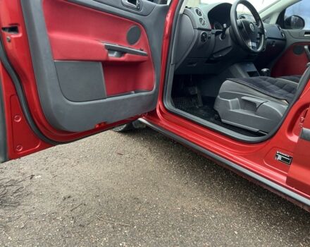 Красный Фольксваген Гольф Плюс, объемом двигателя 1.6 л и пробегом 247 тыс. км за 6500 $, фото 18 на Automoto.ua