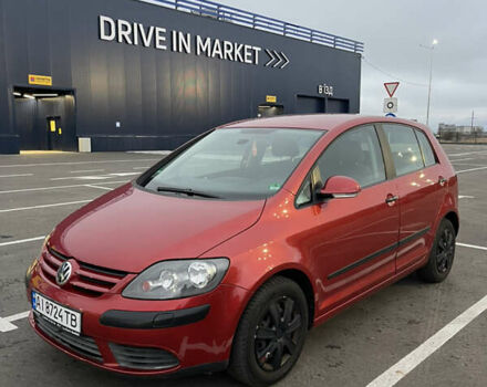 Красный Фольксваген Гольф Плюс, объемом двигателя 1.6 л и пробегом 232 тыс. км за 5100 $, фото 1 на Automoto.ua