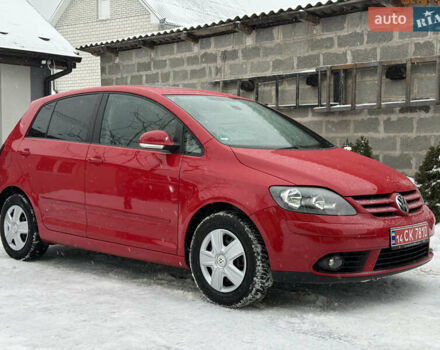 Червоний Фольксваген Golf Plus, об'ємом двигуна 1.6 л та пробігом 200 тис. км за 6000 $, фото 1 на Automoto.ua