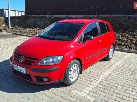 Червоний Фольксваген Golf Plus, об'ємом двигуна 1.6 л та пробігом 208 тис. км за 5500 $, фото 1 на Automoto.ua