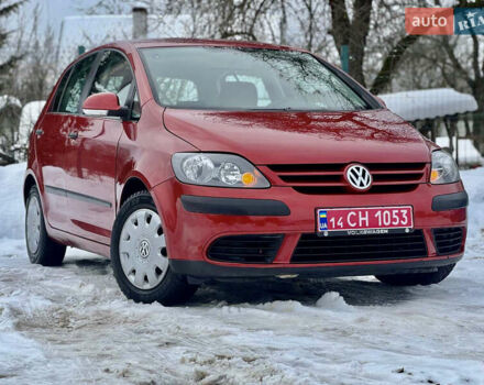 Красный Фольксваген Гольф Плюс, объемом двигателя 1.4 л и пробегом 126 тыс. км за 4700 $, фото 1 на Automoto.ua