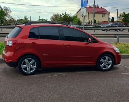 Красный Фольксваген Гольф Плюс, объемом двигателя 1.4 л и пробегом 160 тыс. км за 6500 $, фото 1 на Automoto.ua