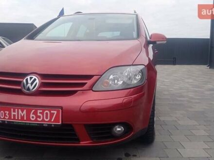 Фольксваген Гольф Плюс 2009 в Полтаве на Automoto.ua Красный Фольксваген Гольф Плюс, объемом двигателя 1.4 л и пробегом 235 тыс. км за 6900 $, фото 1 на Automoto.ua