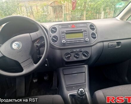 Фольксваген Гольф Плюс, объемом двигателя 1.6 л и пробегом 242 тыс. км за 6500 $, фото 4 на Automoto.ua