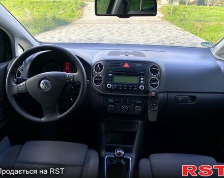 Фольксваген Гольф Плюс, объемом двигателя 1.6 л и пробегом 173 тыс. км за 6000 $, фото 4 на Automoto.ua