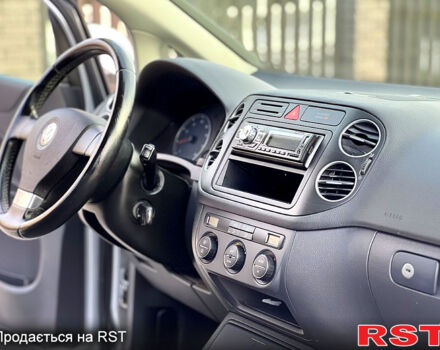 Фольксваген Гольф Плюс, объемом двигателя 1.6 л и пробегом 176 тыс. км за 6000 $, фото 4 на Automoto.ua