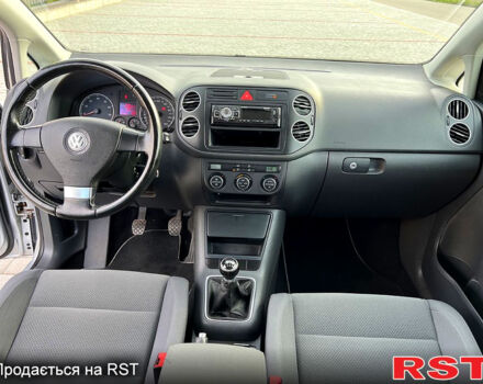 Фольксваген Гольф Плюс, объемом двигателя 1.6 л и пробегом 176 тыс. км за 6000 $, фото 6 на Automoto.ua