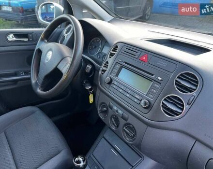 Серый Фольксваген Гольф Плюс, объемом двигателя 1.4 л и пробегом 159 тыс. км за 5500 $, фото 39 на Automoto.ua