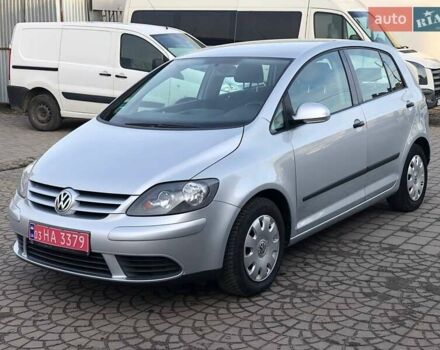 Серый Фольксваген Гольф Плюс, объемом двигателя 1.4 л и пробегом 159 тыс. км за 5000 $, фото 1 на Automoto.ua